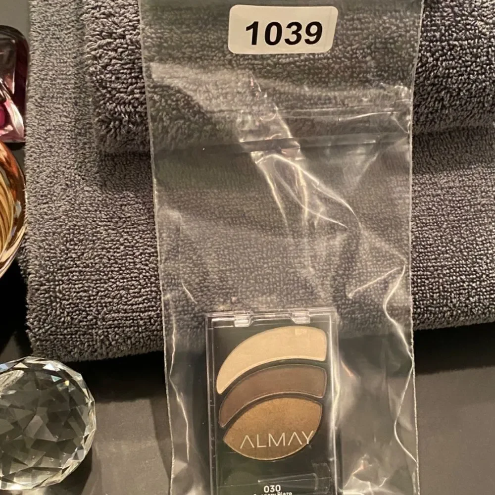 1039 Almay Smoky Eyes Trio 030 Coppery Blaze New